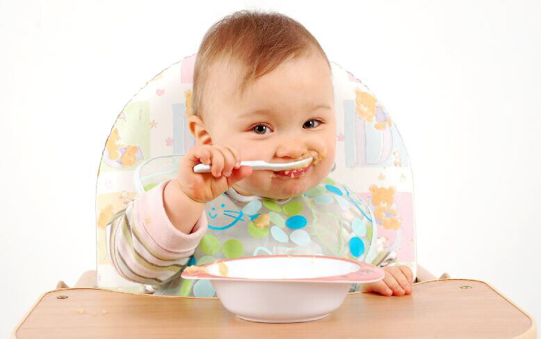 寶寶第一口輔食怎麼吃才健康