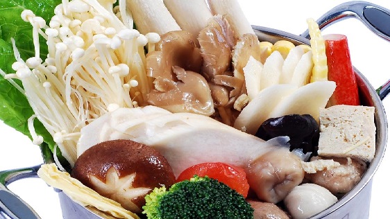 鮮蝦豆腐菌菇煲