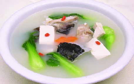 美味魚頭豆腐湯