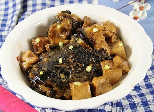 奧斑魚燉豆腐