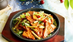 鐵板豆腐燴芹菜