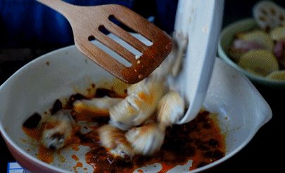 用這種方法做出來的雞翅，一個人可以幹掉一整鍋！