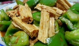 青椒腐竹肉片