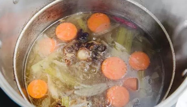 一鍋萬能的極鮮高湯，在家也能做！