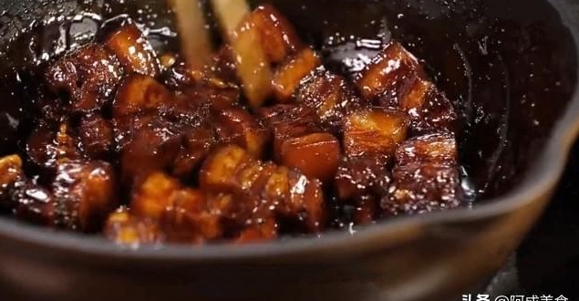 大廚教做外婆紅燒肉家常做法，3個訣竅不保留，軟糯汁濃，真好吃